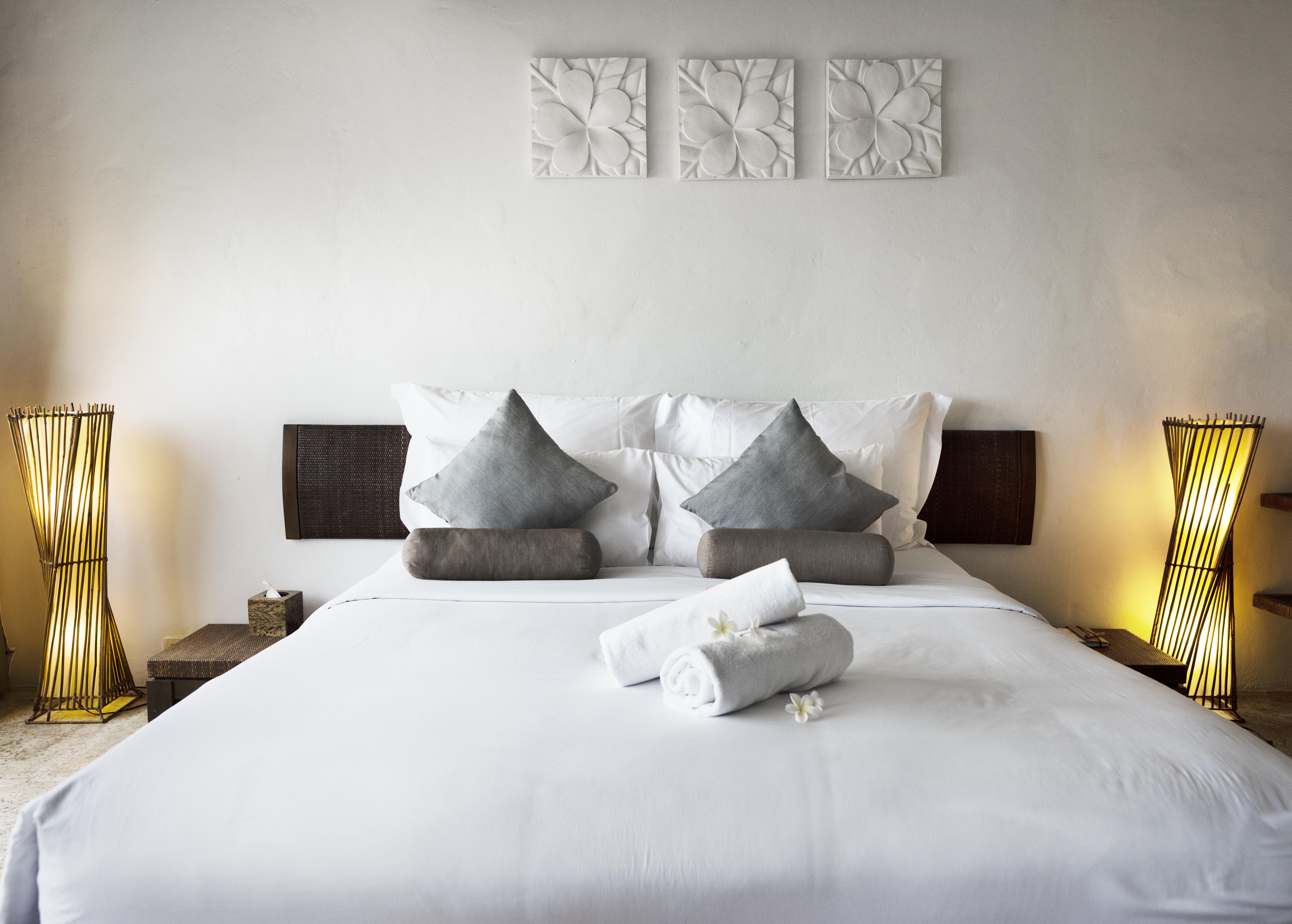hotel-room-luxury-resort